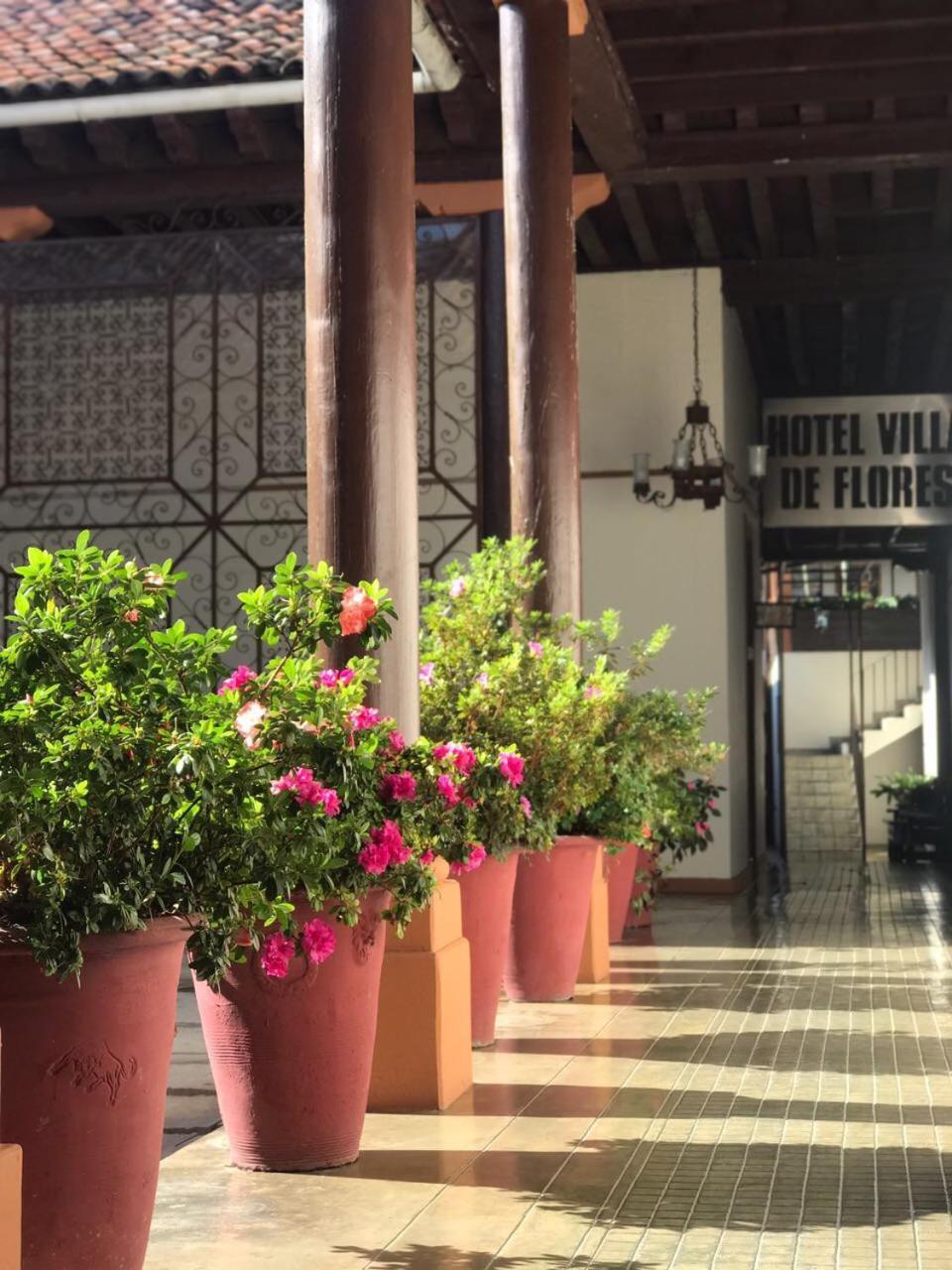 Hotel Villa De Flores Uruapan  Zewnętrze zdjęcie