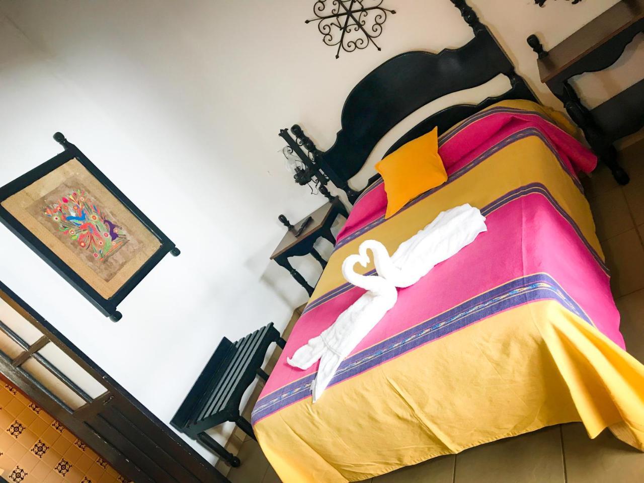Hotel Villa De Flores Uruapan  Zewnętrze zdjęcie