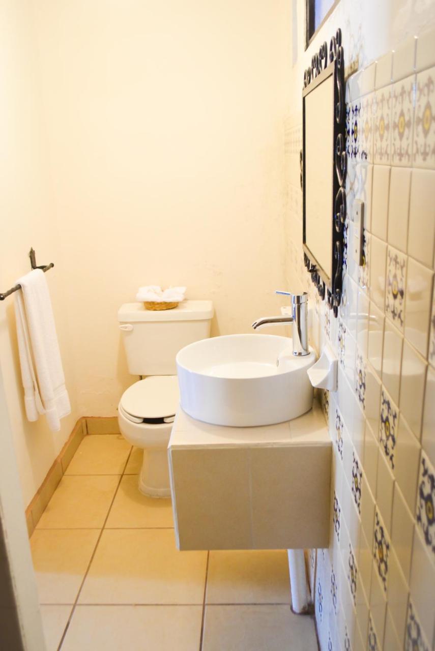 Hotel Villa De Flores Uruapan  Zewnętrze zdjęcie