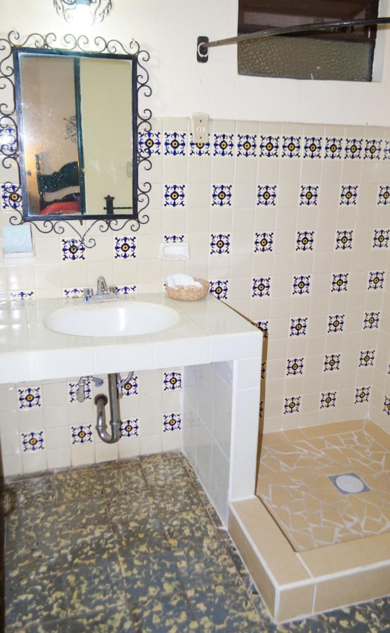 Hotel Villa De Flores Uruapan  Zewnętrze zdjęcie