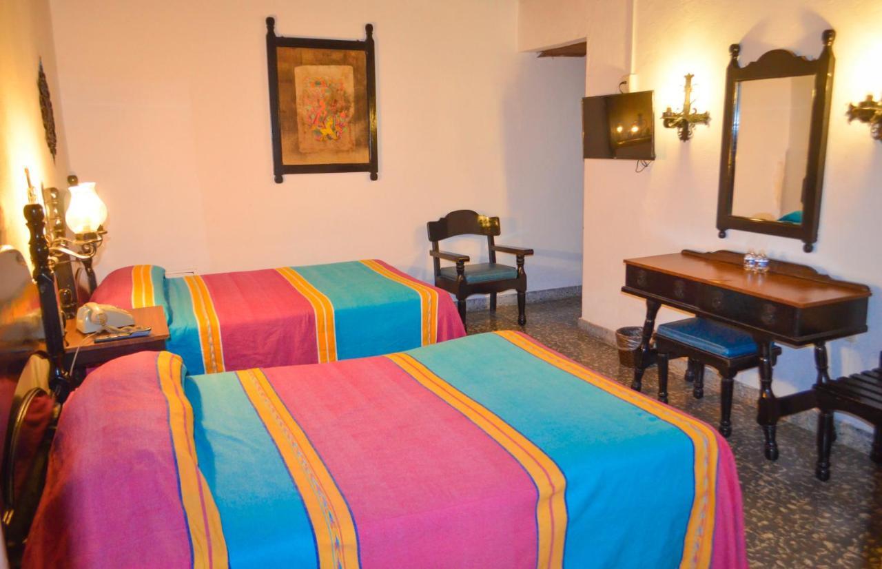 Hotel Villa De Flores Uruapan  Zewnętrze zdjęcie