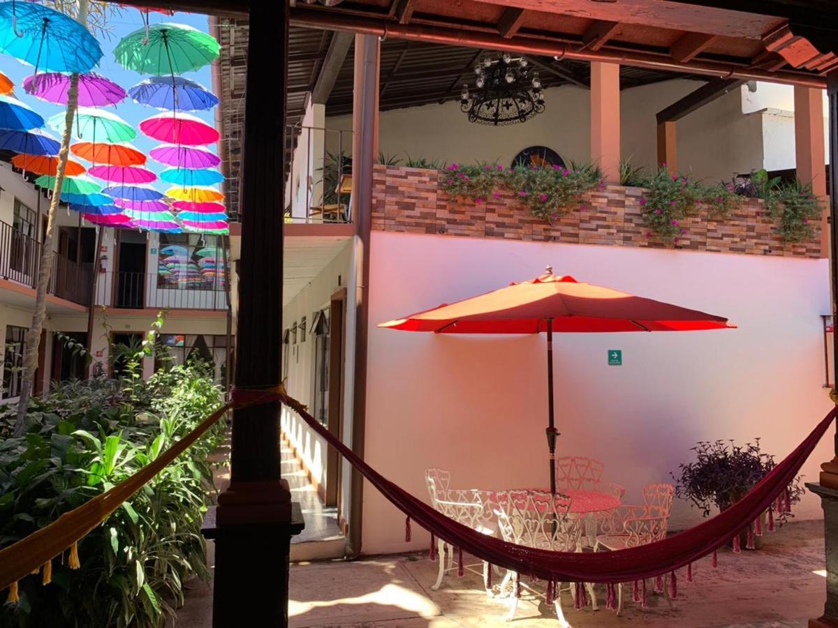 Hotel Villa De Flores Uruapan  Zewnętrze zdjęcie