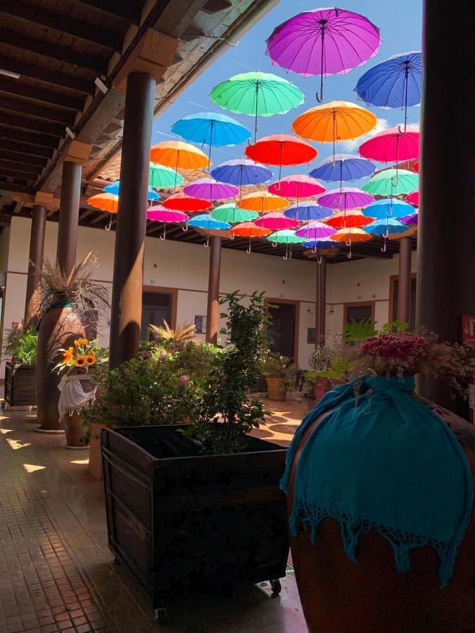 Hotel Villa De Flores Uruapan  Zewnętrze zdjęcie