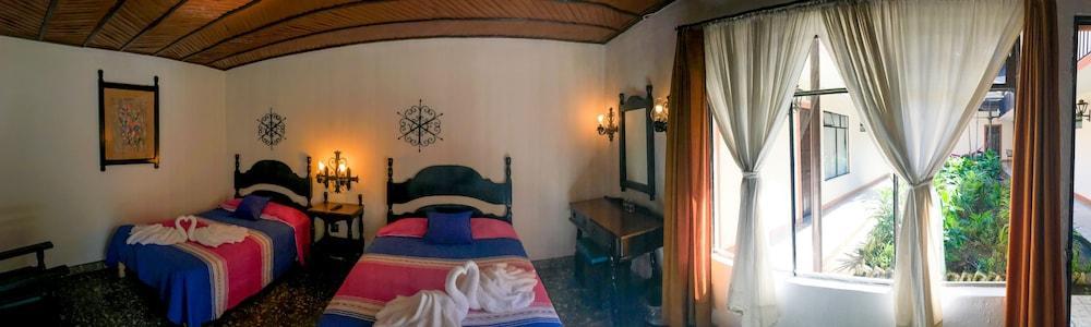 Hotel Villa De Flores Uruapan  Zewnętrze zdjęcie