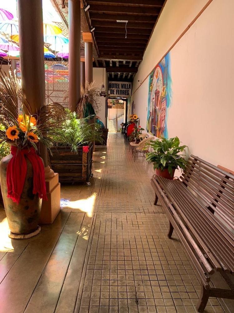 Hotel Villa De Flores Uruapan  Zewnętrze zdjęcie